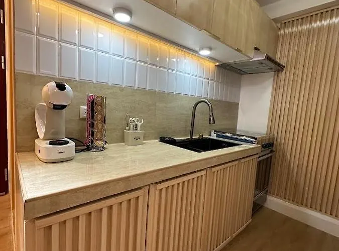 J&z Escape Staycation Aparthotel